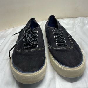 AEO sneakers